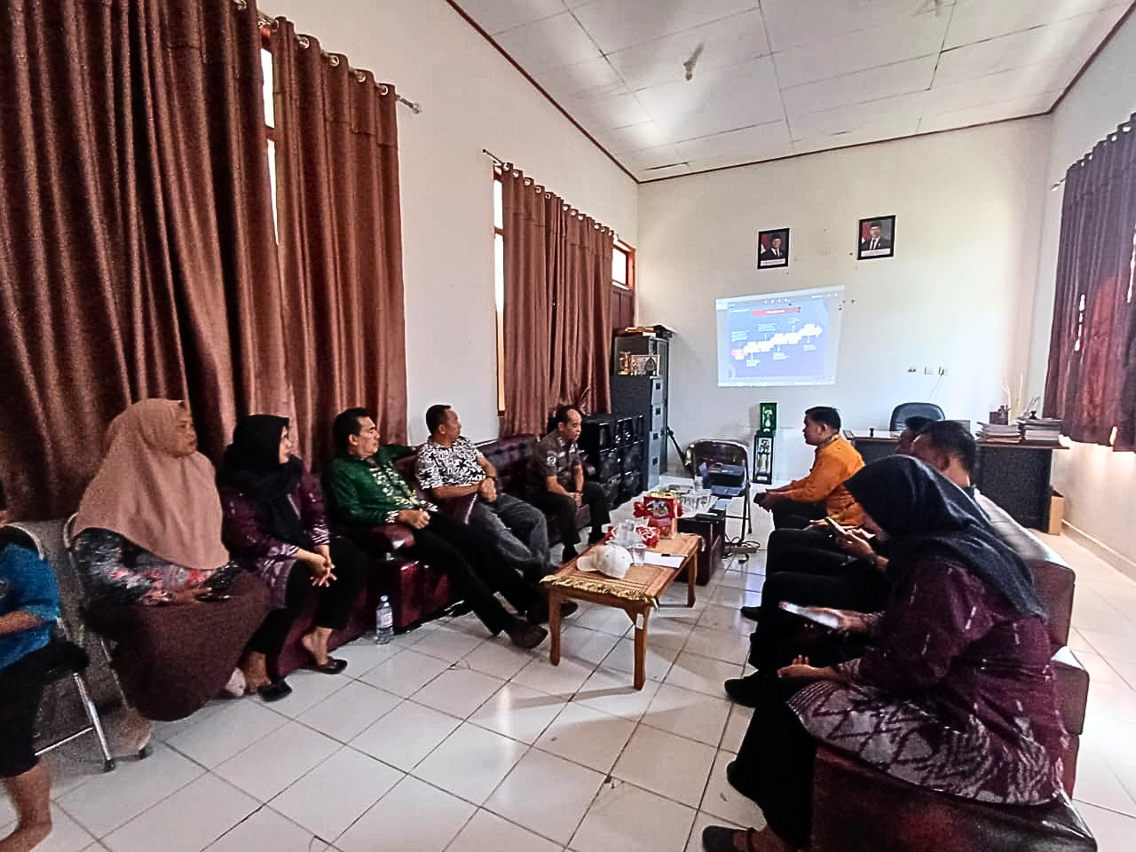 Camat Danau Seluluk Luncurkan Inovasi WA PATEN SMART SERVICE (WA PASS)